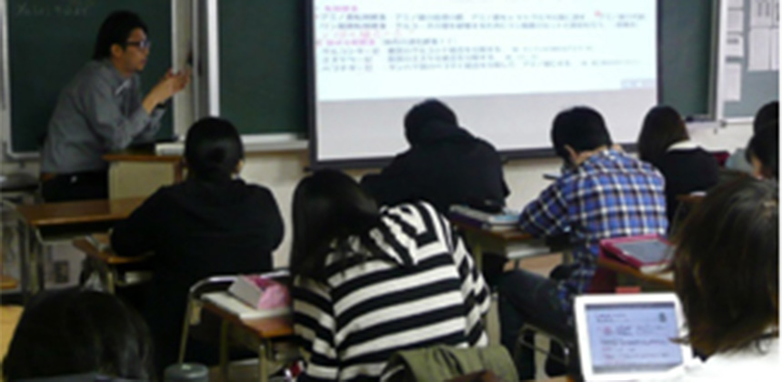 西日本で唯一の夜間コースがある臨床検査技師の養成校